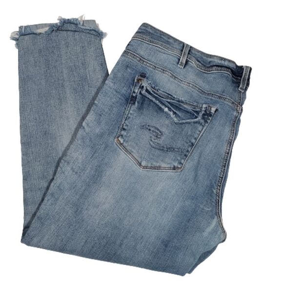 Silver Kenni Distressed Ankle/Cropped Jeans. Tapered. High-waisted. Size 18 - Picture 8 of 14